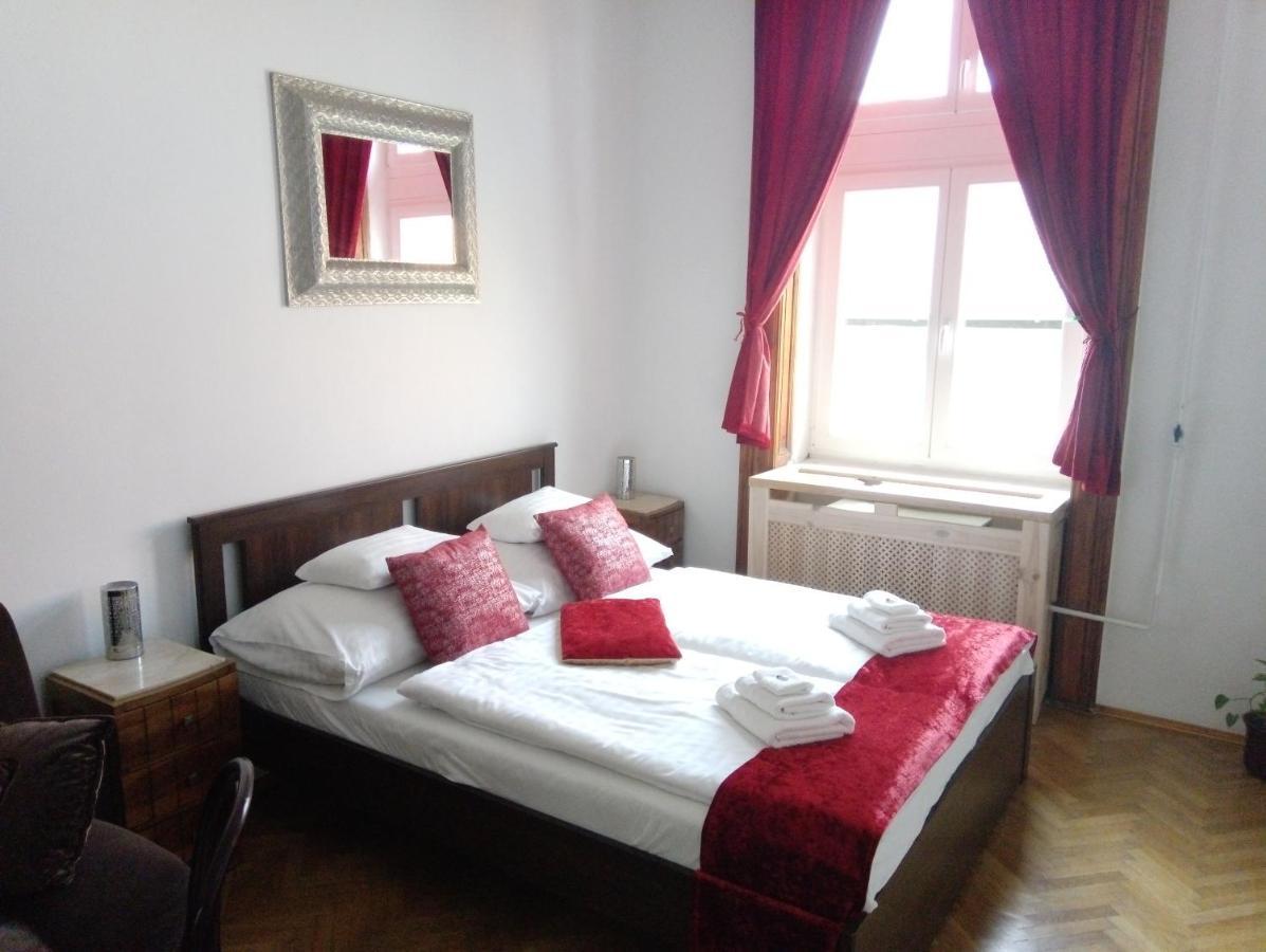 Classical Budapest Apartment In The Old Pest Ngoại thất bức ảnh