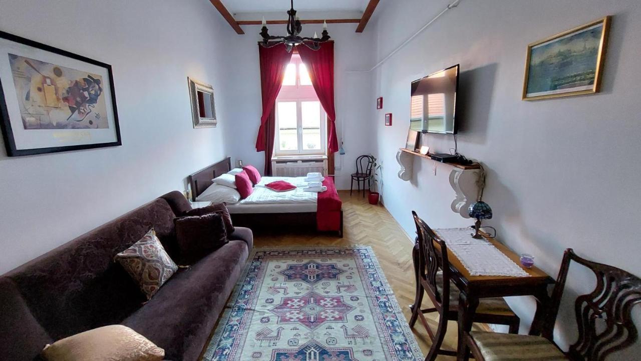 Classical Budapest Apartment In The Old Pest Ngoại thất bức ảnh
