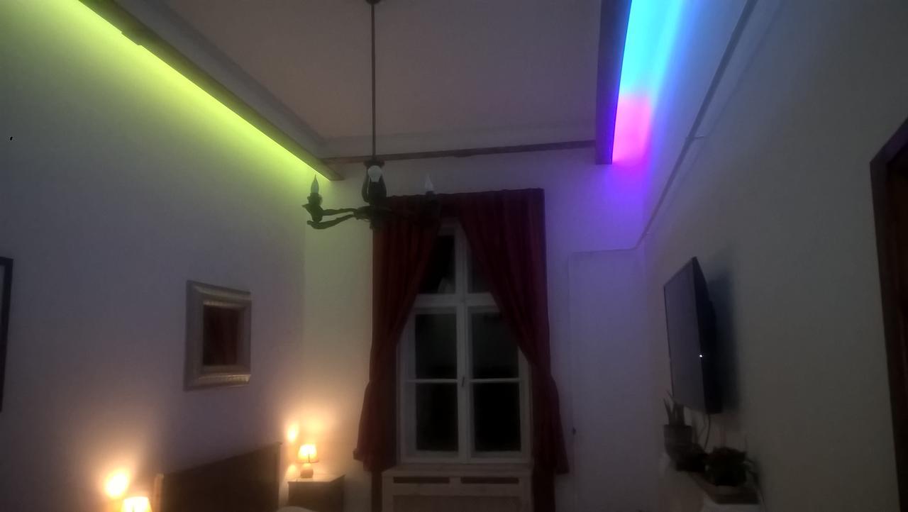 Classical Budapest Apartment In The Old Pest Ngoại thất bức ảnh