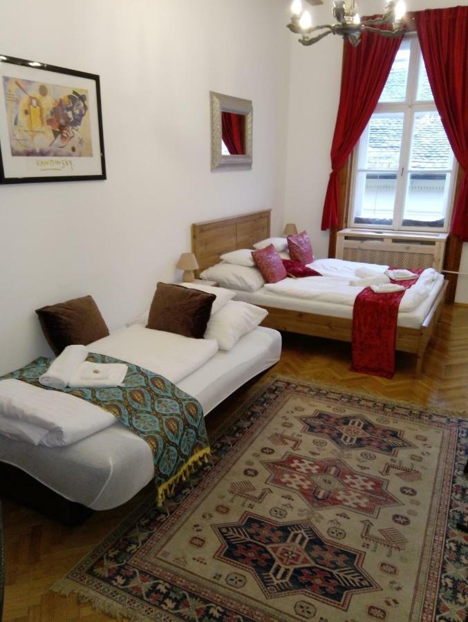 Classical Budapest Apartment In The Old Pest Ngoại thất bức ảnh